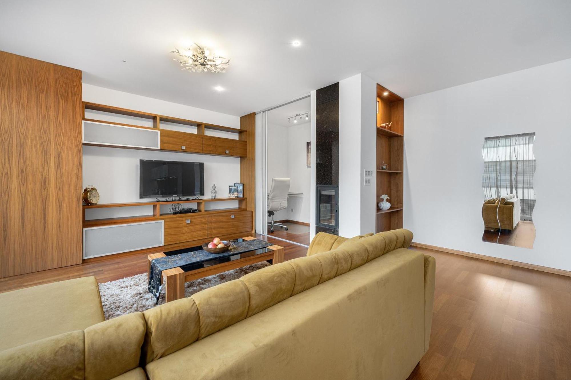 Revon Business Apartment 50 Dunajska Bratislava Esterno foto