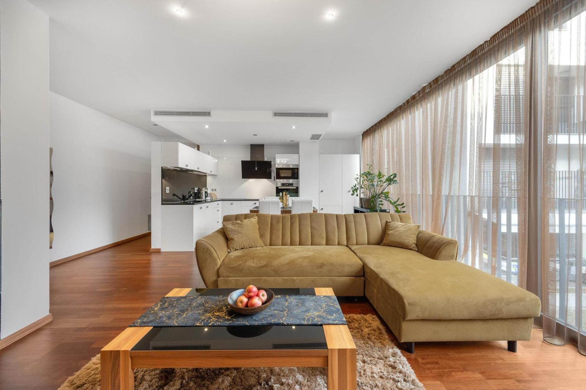 Revon Business Apartment 50 Dunajska Bratislava Esterno foto