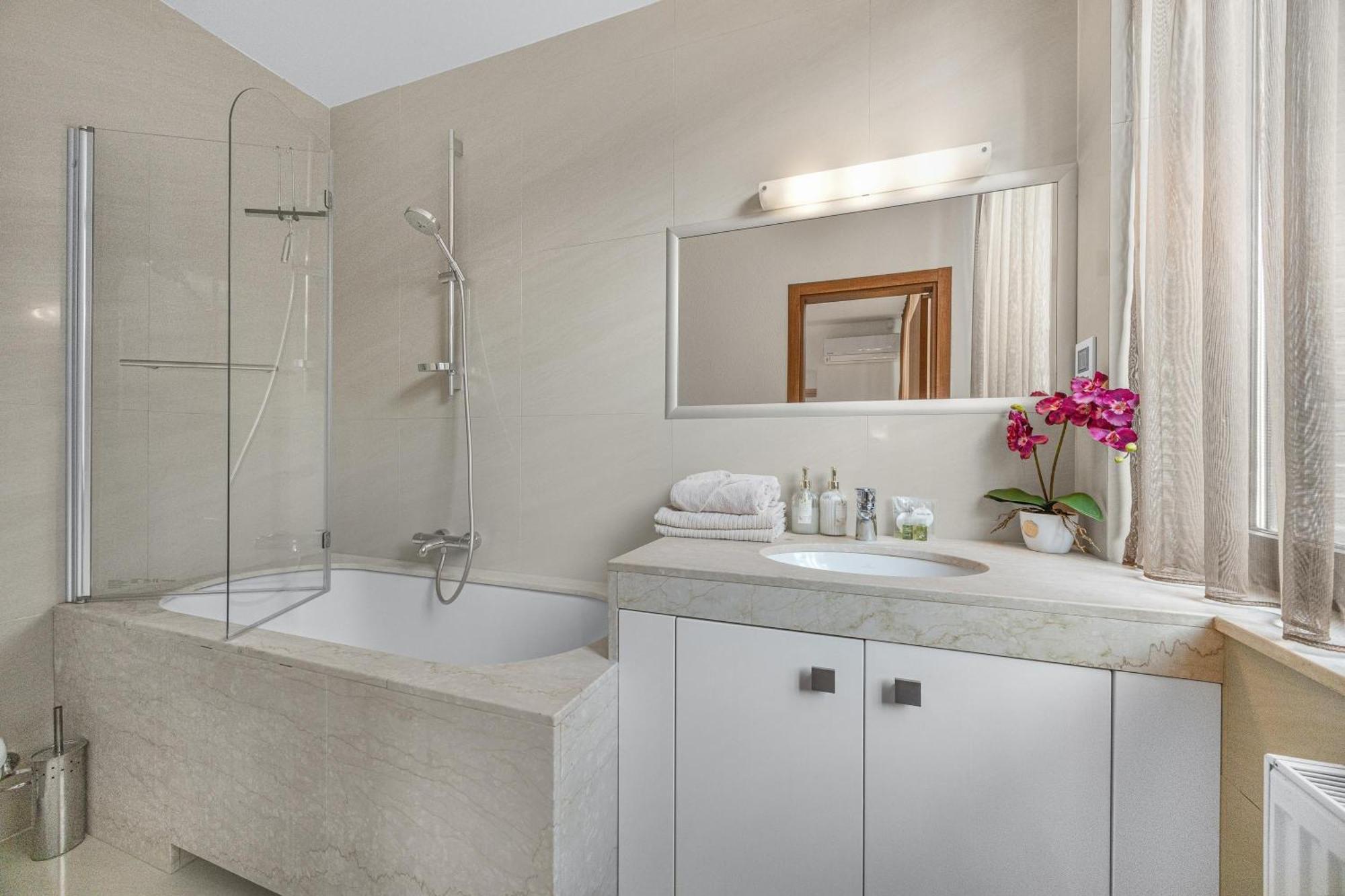 Revon Business Apartment 50 Dunajska Bratislava Esterno foto
