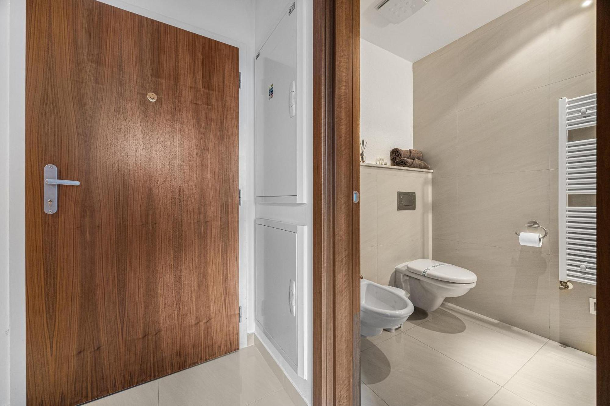 Revon Business Apartment 50 Dunajska Bratislava Esterno foto